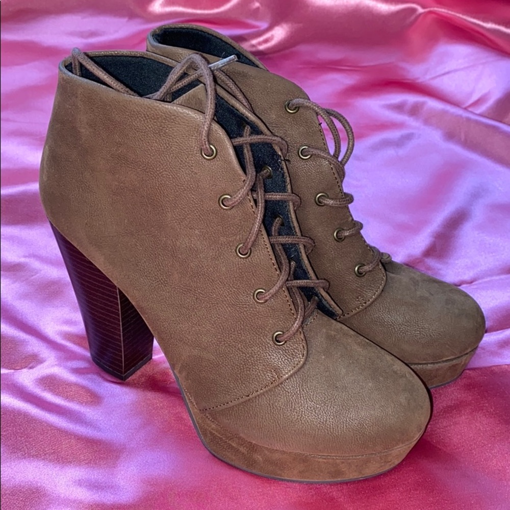Brown booties size 8 in women